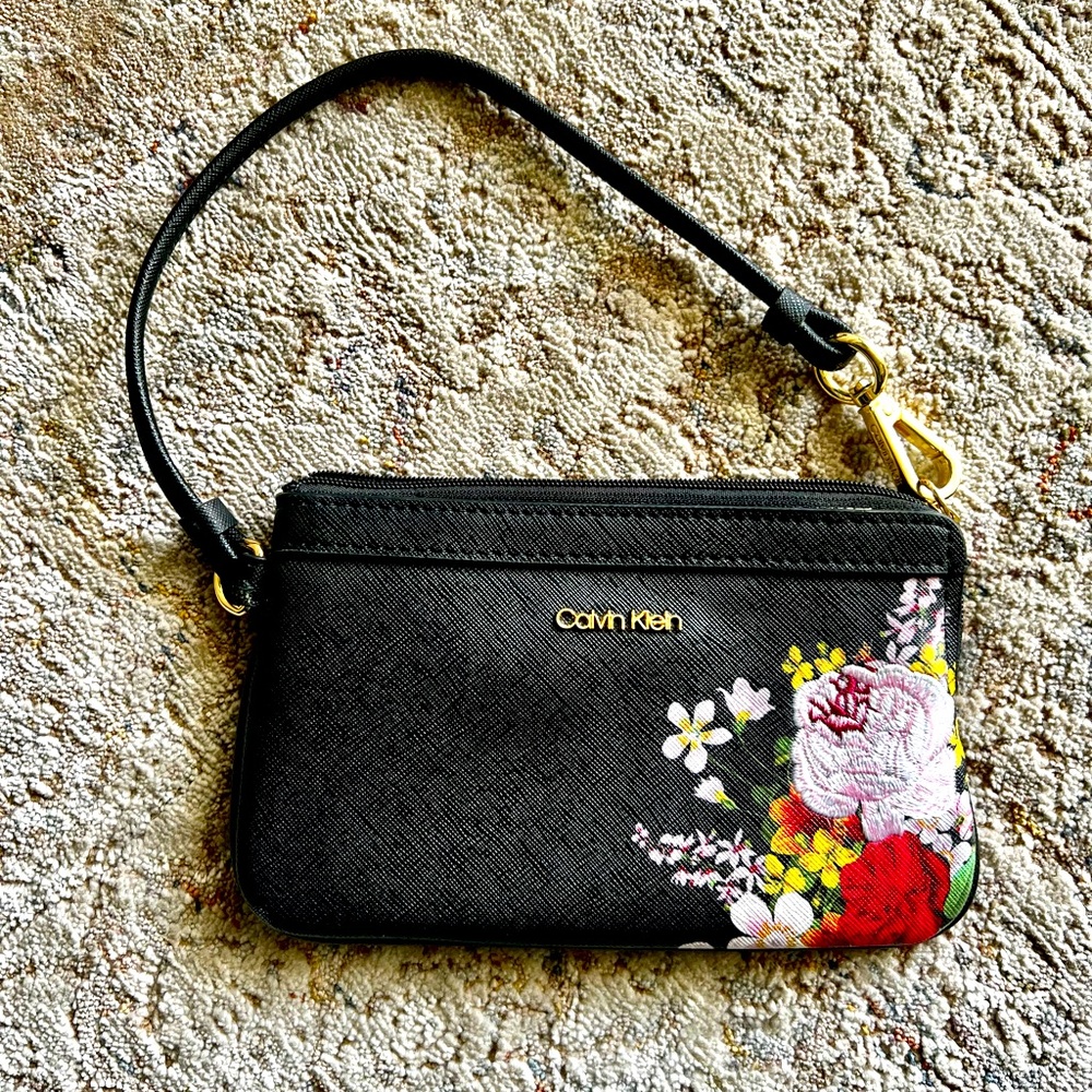 Calvin Klein Saffiano Floral Wrislet Clutch Black
